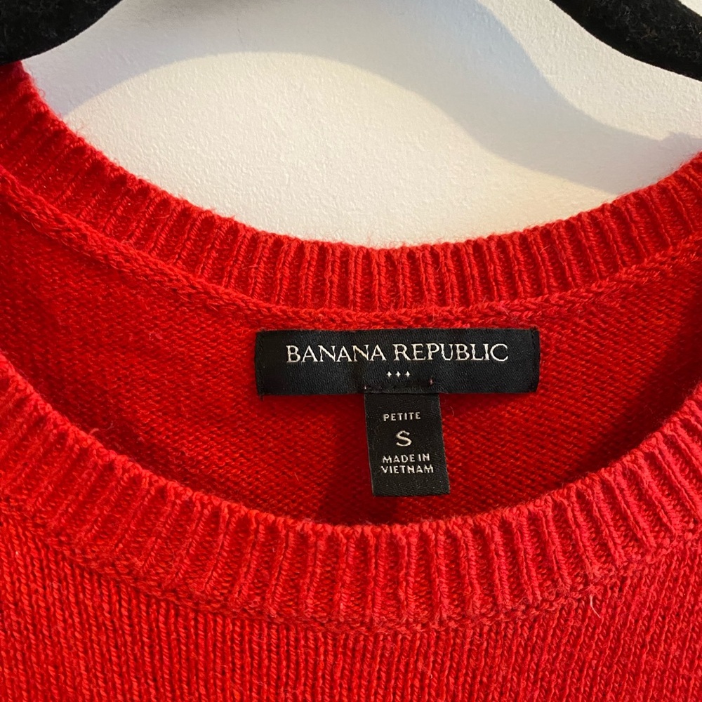 Banana Republic Red Crew Neck Sweater Size Small - Picture 3 of 5
